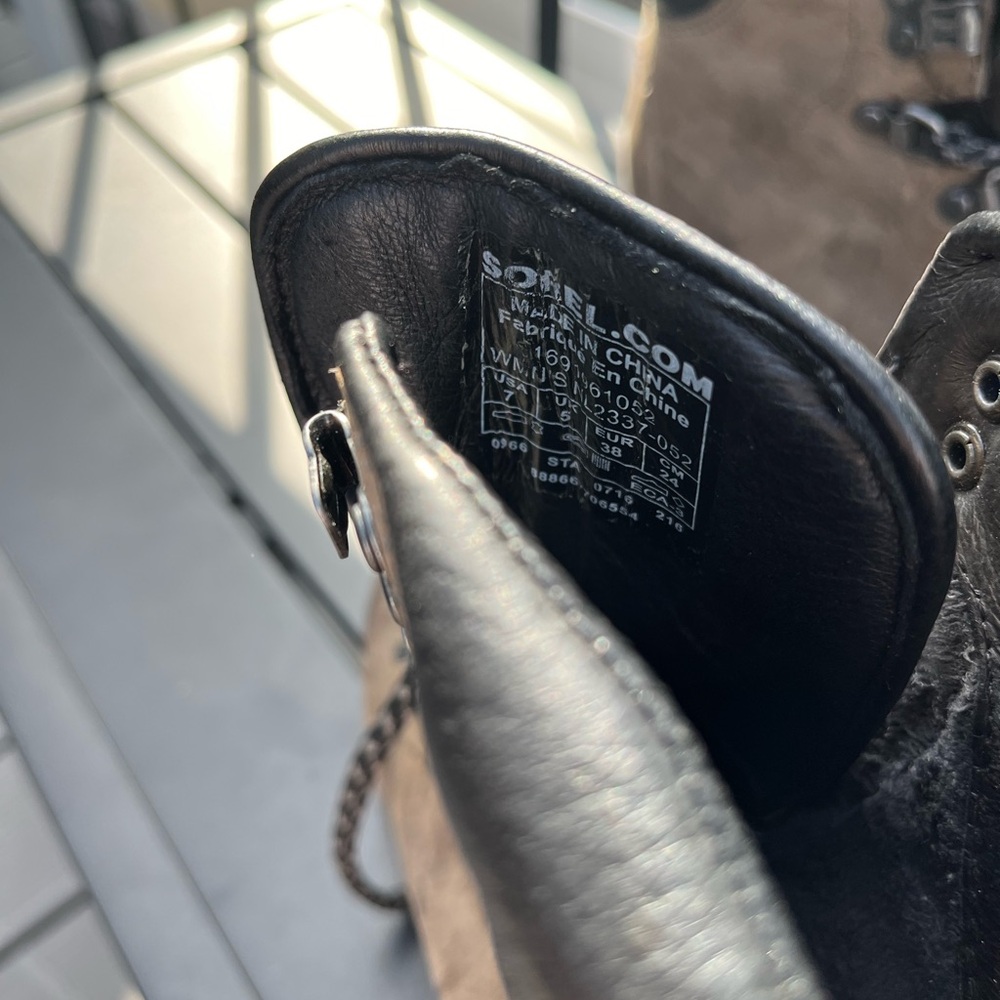 Sorel Conquest Wedge Boot. Size 7 - image 5